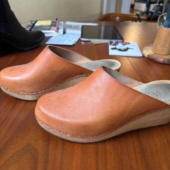 Orange Women's Shoes - Picture 3 of 6